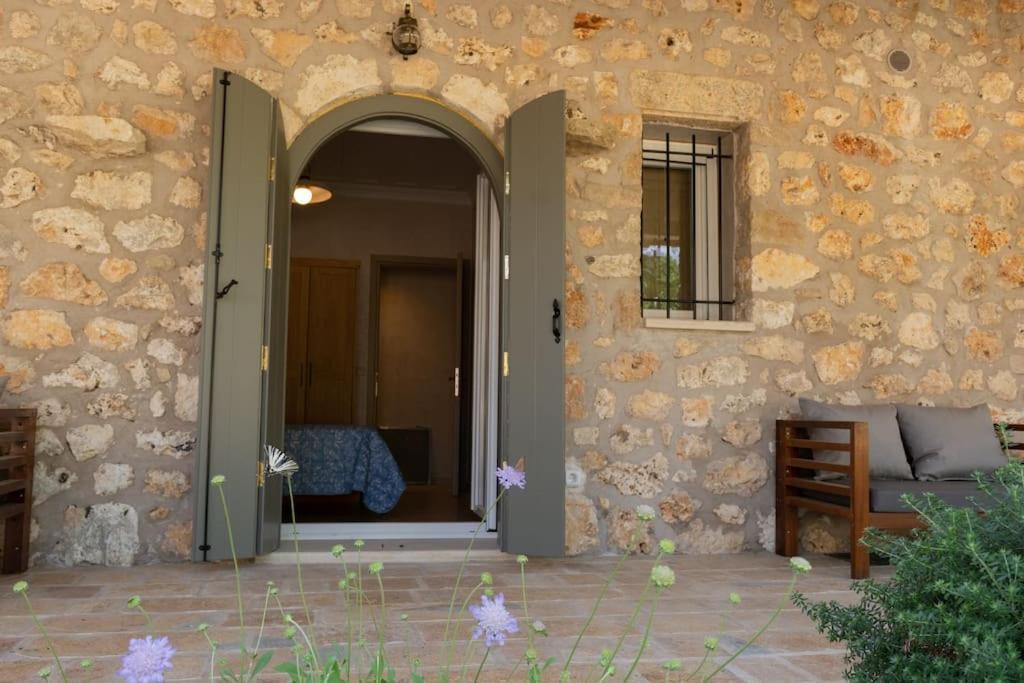 Villa Avli - Tranquil Stonehouse In Lefkada à Alexandros Extérieur photo