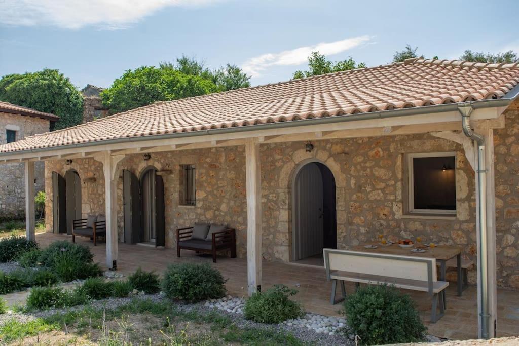 Villa Avli - Tranquil Stonehouse In Lefkada à Alexandros Extérieur photo