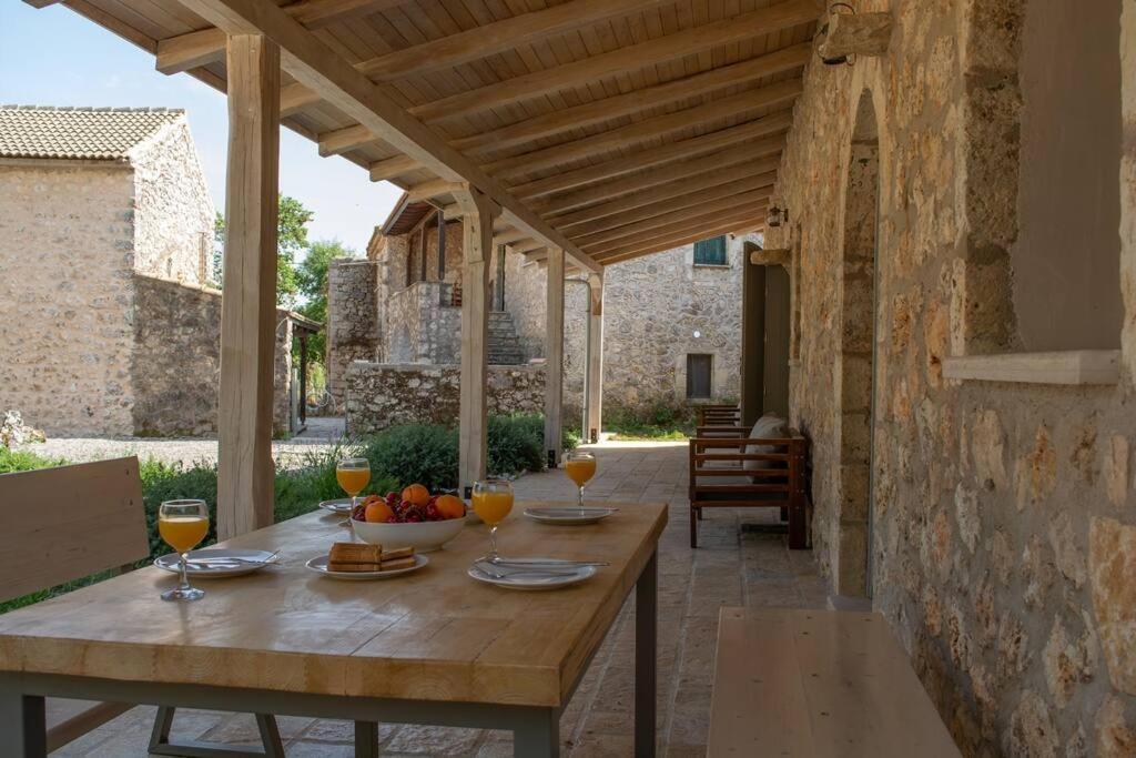 Villa Avli - Tranquil Stonehouse In Lefkada à Alexandros Extérieur photo